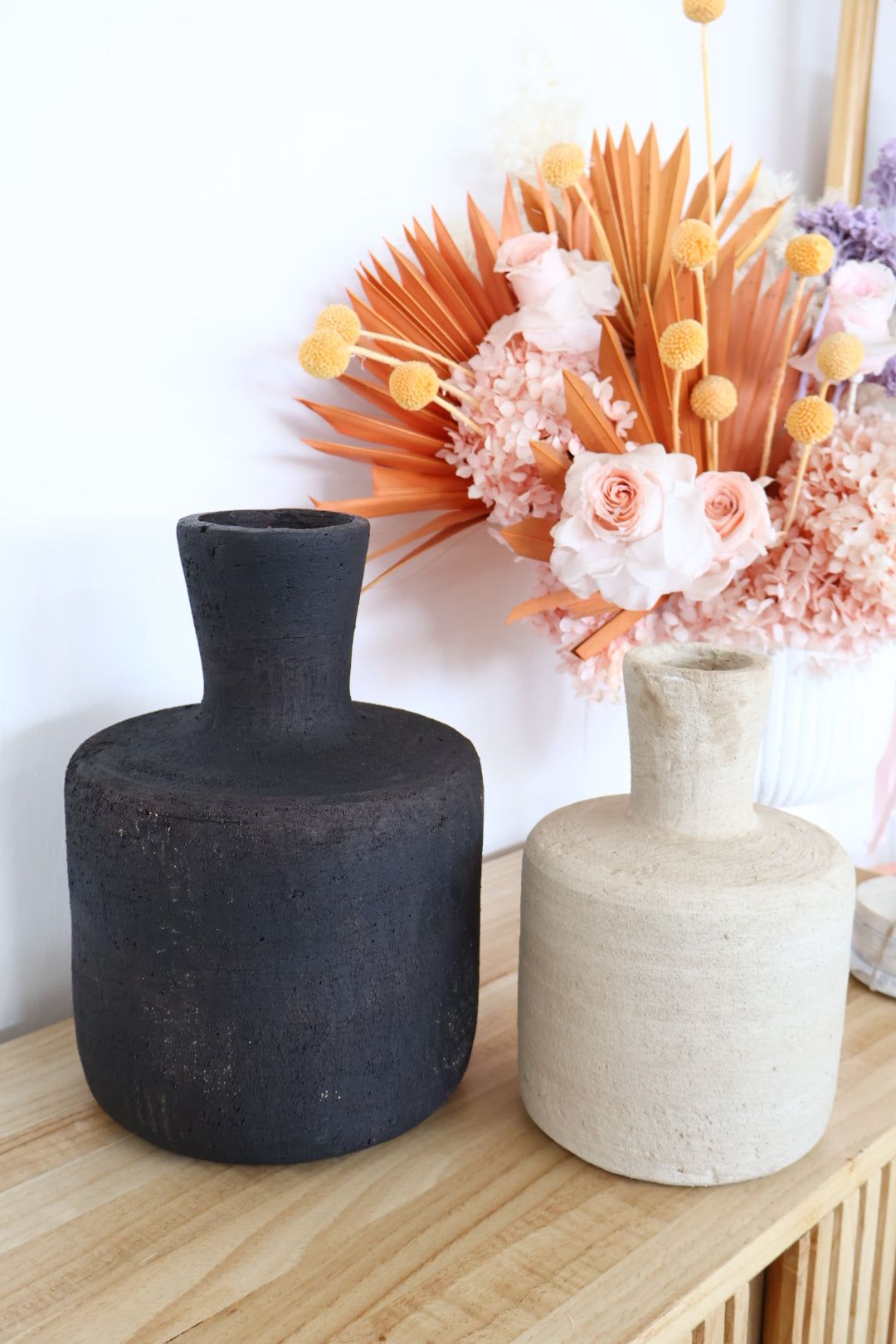 Aminata Vessel Black
